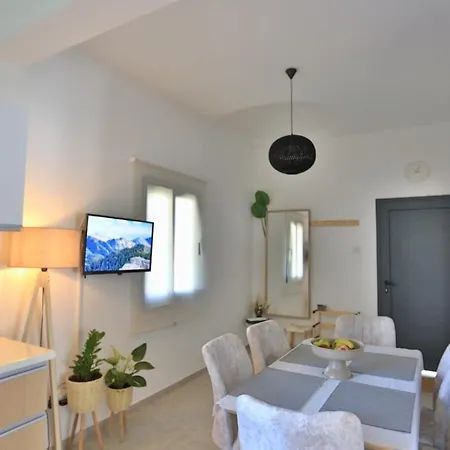 Stunning Seaview Haven 3 Min To In Lapta Apartman