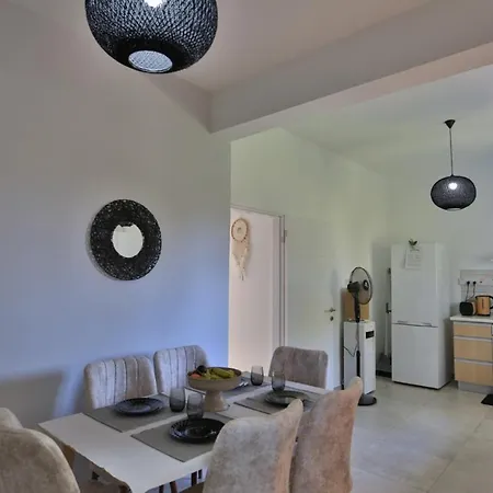 Apartament Stunning Seaview Haven 3 Min To In Lapta *