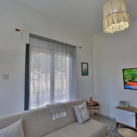 Stunning Seaview Haven 3 Min To In Lapta Apartament Kirenia
