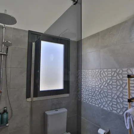 Stunning Seaview Haven 3 Min To In Lapta *