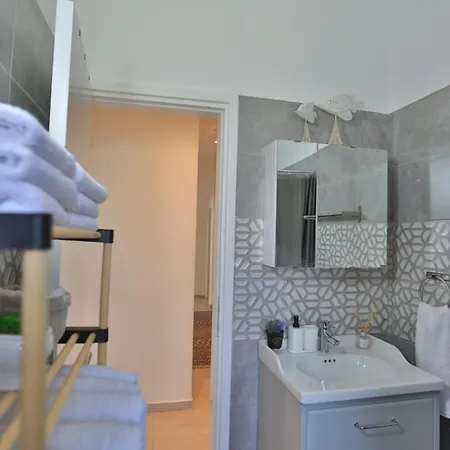 Apartmán Stunning Seaview Haven 3 Min To In Lapta